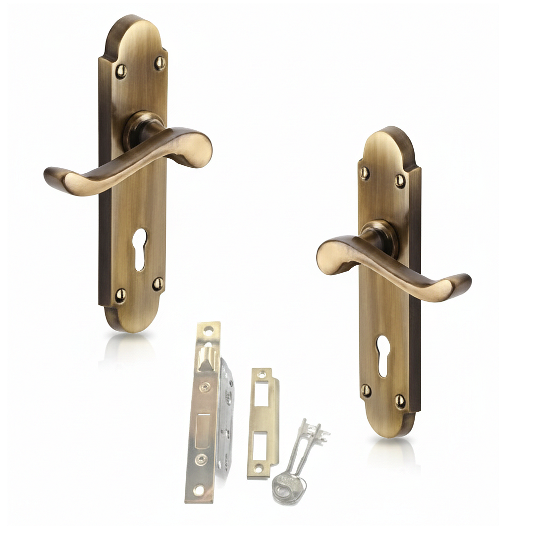 Heritage Brass Lever Door Handles With Mortice Lock - Antique Style